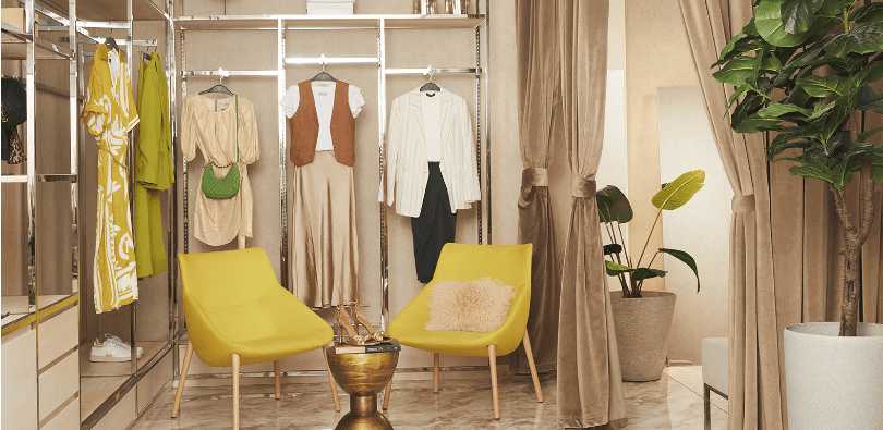 Personal Shopper de Falabella en la nueva sucursal de Plaza Egaña.