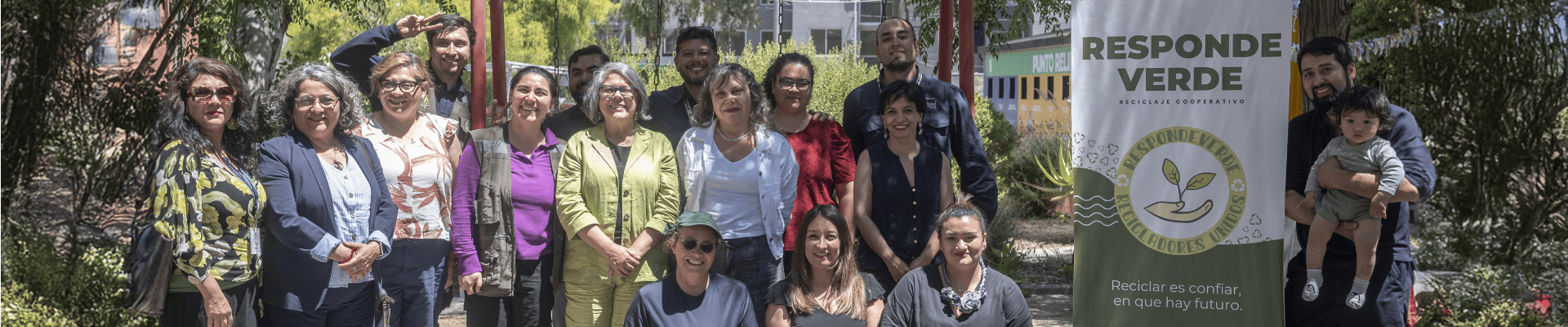 Recicladores de la Cooperativa Responde Verde aniversario junto a Falabella