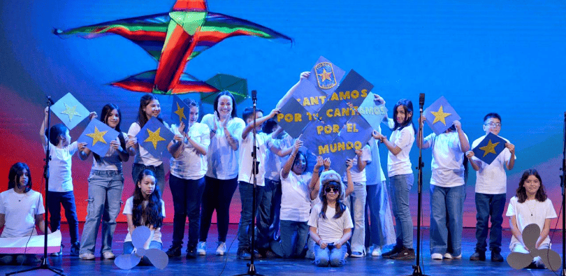 Estudiantes en la Gala Final de la Escuela de Talentos de Falabella