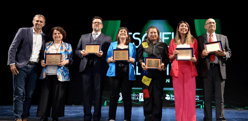 Estudiantes en la Gala Final de la Escuela de Talentos de Falabella