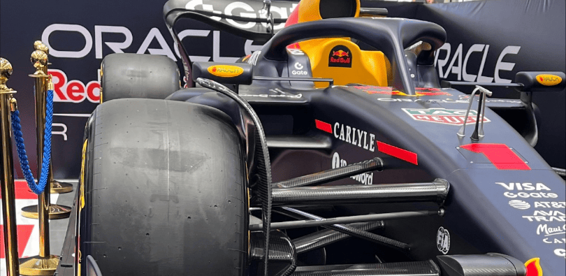 Oracle Red Bull Racing en la tienda Falabella de Espacio Urbano Viña del Mar.