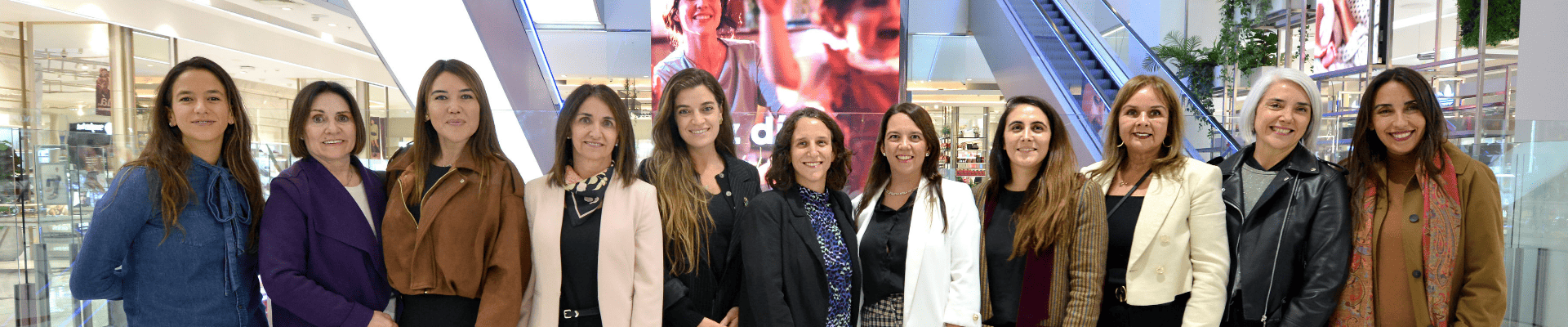 Mes de la Madre en Falabella Parque Arauco con autoridades de economía y representantes de gremios del retail.