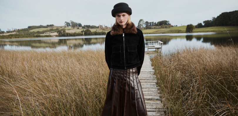 campaña de chaquetas y abrigos Arriba Latinas de Falabella.